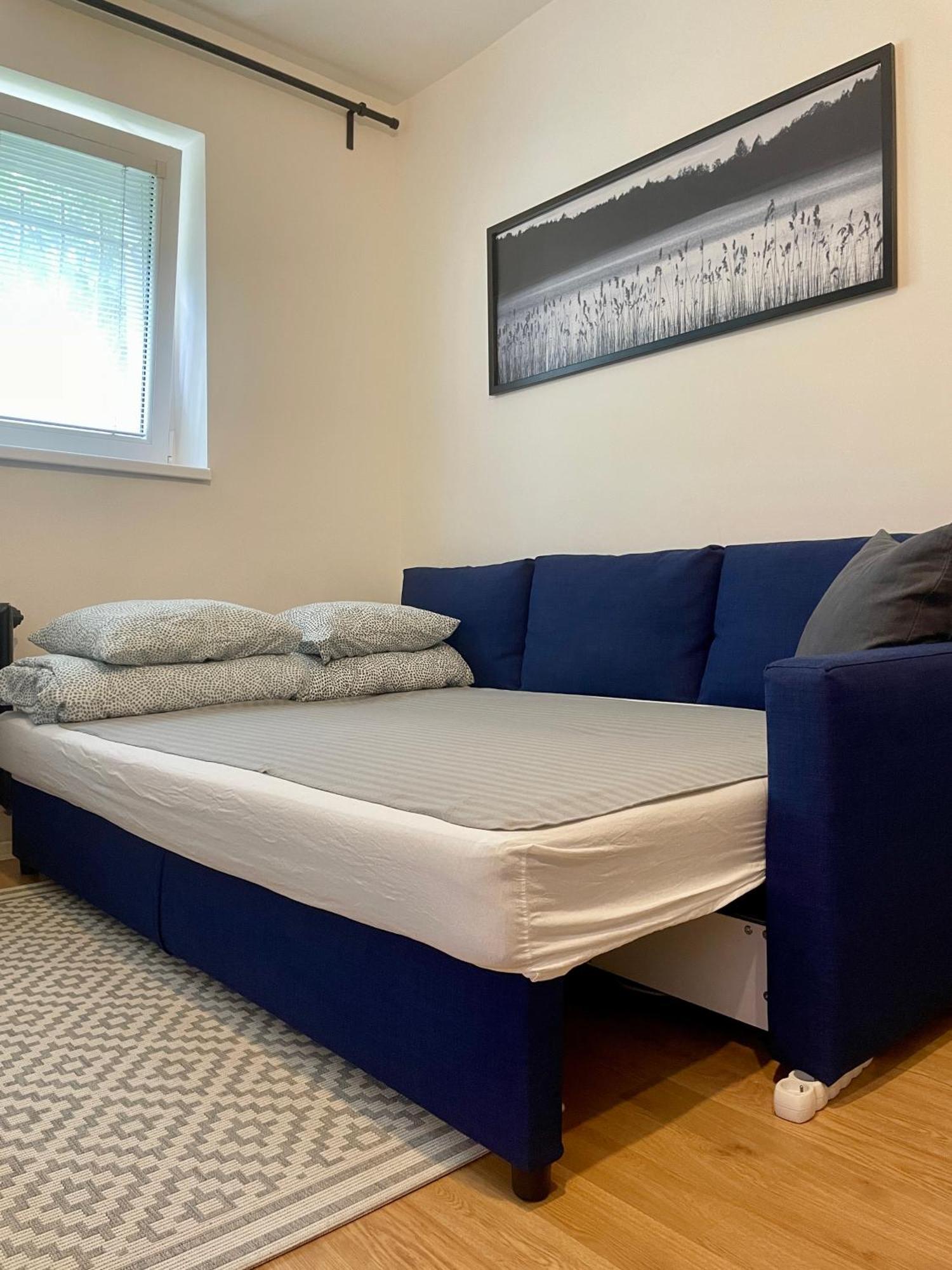 Apartment Cozy Self Check-in In Vibrant Ruzinov Area, Komarnicka 42, Bratislava
